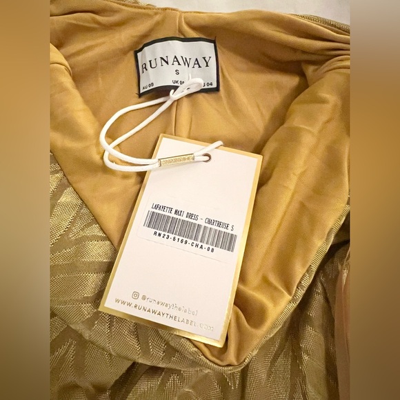 Elegant Chartreuse Leaf Patterned Dress - Picture 3 of 3